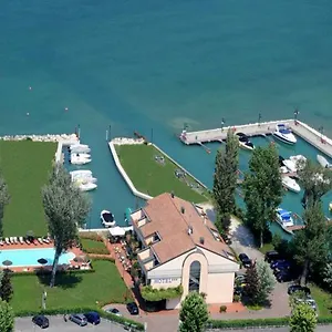 Yachting Mistral Sirmione