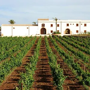 https://agriturismo-baglio-donnafranca-wine-resort.sicilyhotelsitaly.net